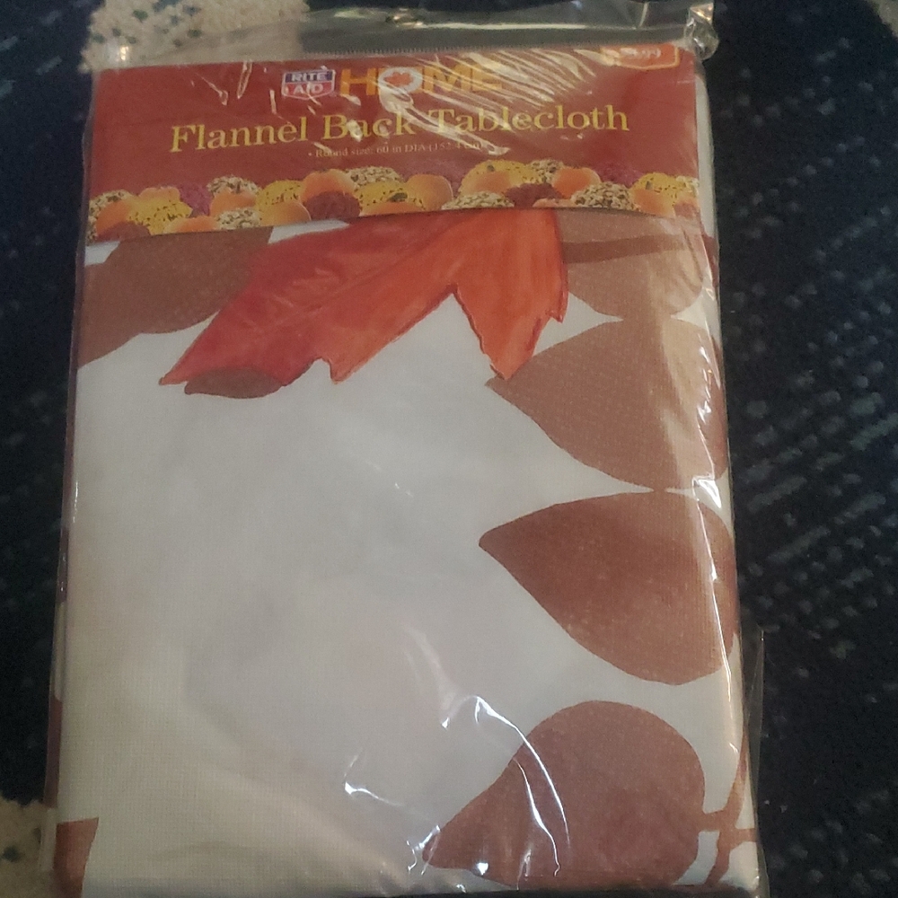 Home Flannel Back Tablecloth - Brown and White